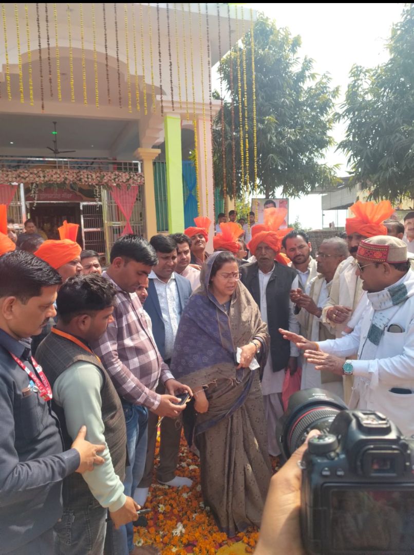 डॉ अमित यादव के नेतृत्व में भव्य स्वागत किया 