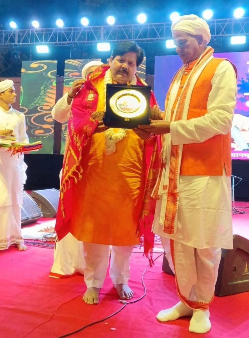  होली मिलन समारोह में बतौर मुख्यातिथि रावतपुरा सरकार पहुंचे लहार विधायक अम्बरीष शर्मा 